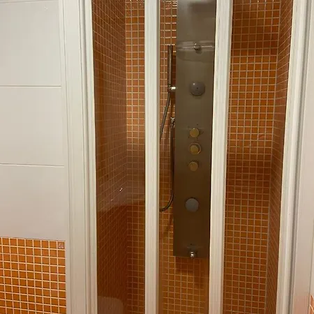 Apartment Apt 2 Habs En Centro Comercial Gran Via Vigo